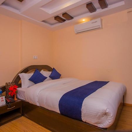 Oyo Hotel Antique Kutty Catmandu Exterior foto