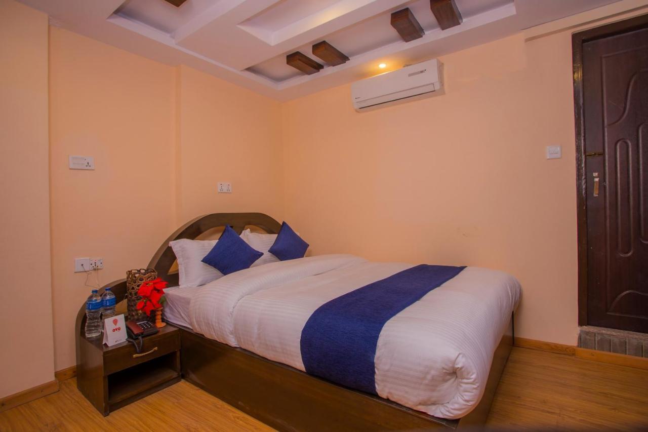 Oyo Hotel Antique Kutty Catmandu Exterior foto